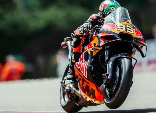 Binder sauve la situation avec une course pleine d'action jusqu'à la 7e place au MotoGP™ allemand